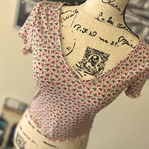 Faded red flower  Crop Top